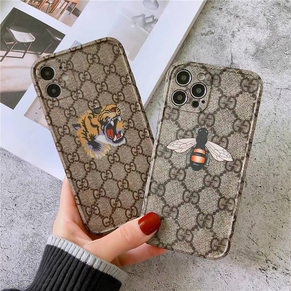 GUCCI iPhone13 13 pro max tiger pattern honey iphone 12 / 12pro max case Brown business style